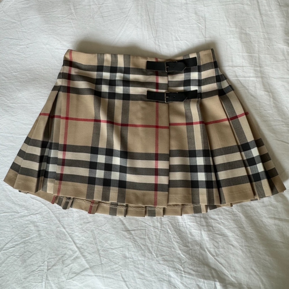 Burberry pleated skirt